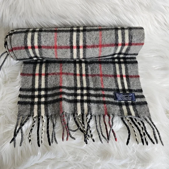 🩶 Burberry Cashmere Scarf 🩶 - Picture 6 of 9